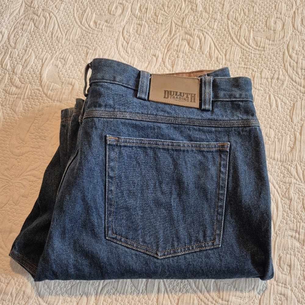 Duluth Trading Company men's size 44 x 34  Relaxed fit dark wash jeans EUC